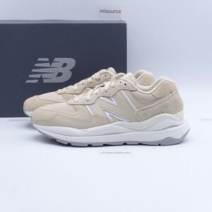 NEW New Balance 57/40 Sneakers W5740STD Sandstone/White